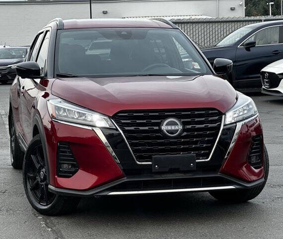 2023 Nissan Kicks SR