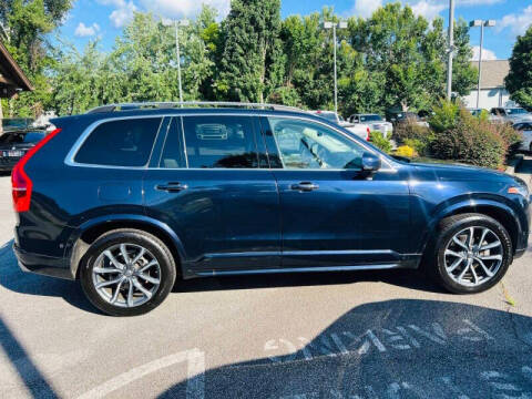 2016 Volvo XC90 T6 Momentum