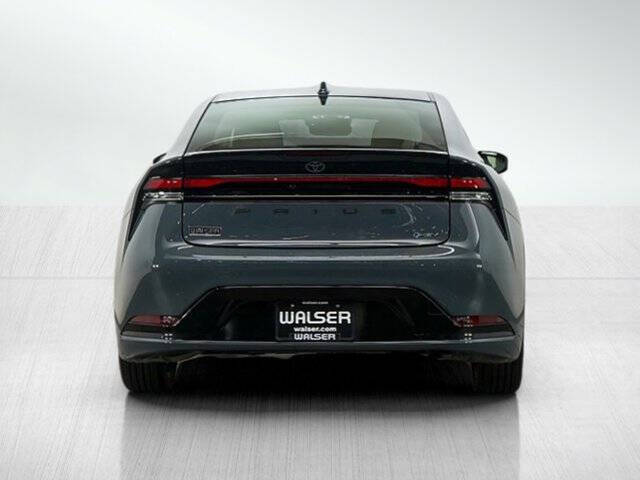 2025 Toyota Prius XLE