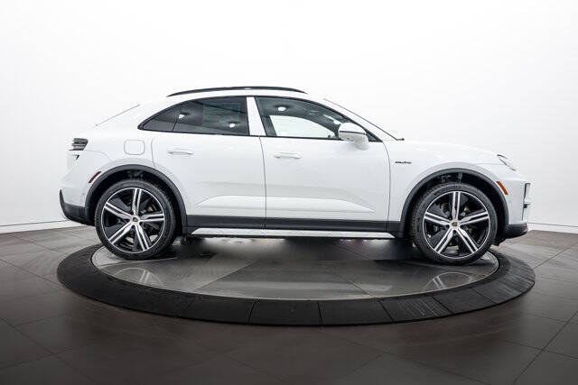 2025 Porsche Macan Turbo Electric