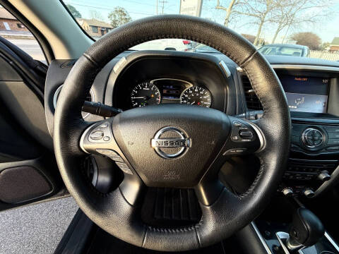 2020 Nissan Pathfinder SV