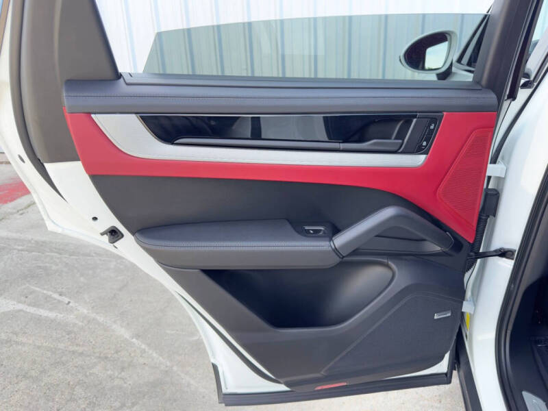 2024 Porsche Cayenne