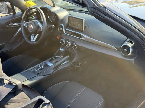 2017 FIAT 124 Spider Classica
