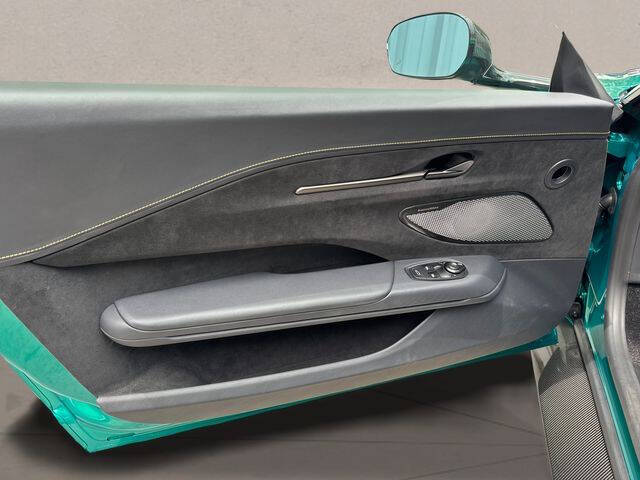2025 Aston Martin Vantage