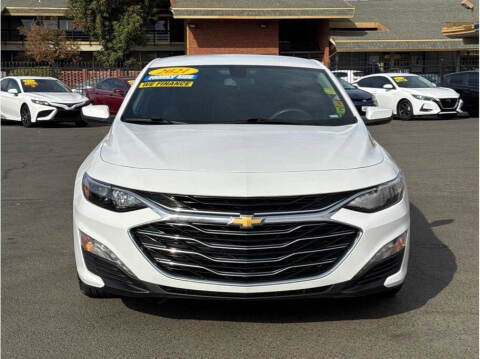 2021 Chevrolet Malibu for sale at Armando Auto Sales in Fresno CA