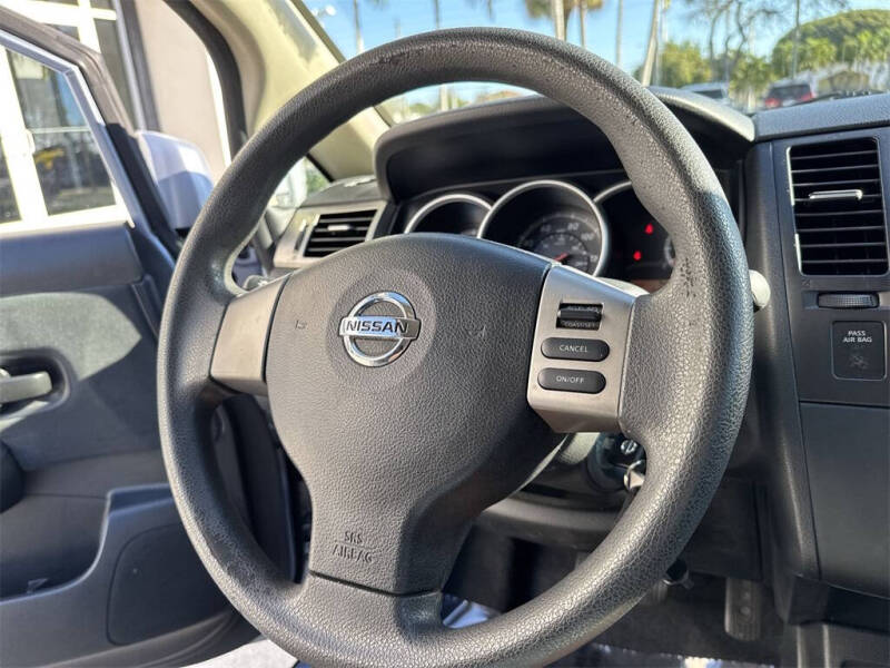 2011 Nissan Versa 1.8 S