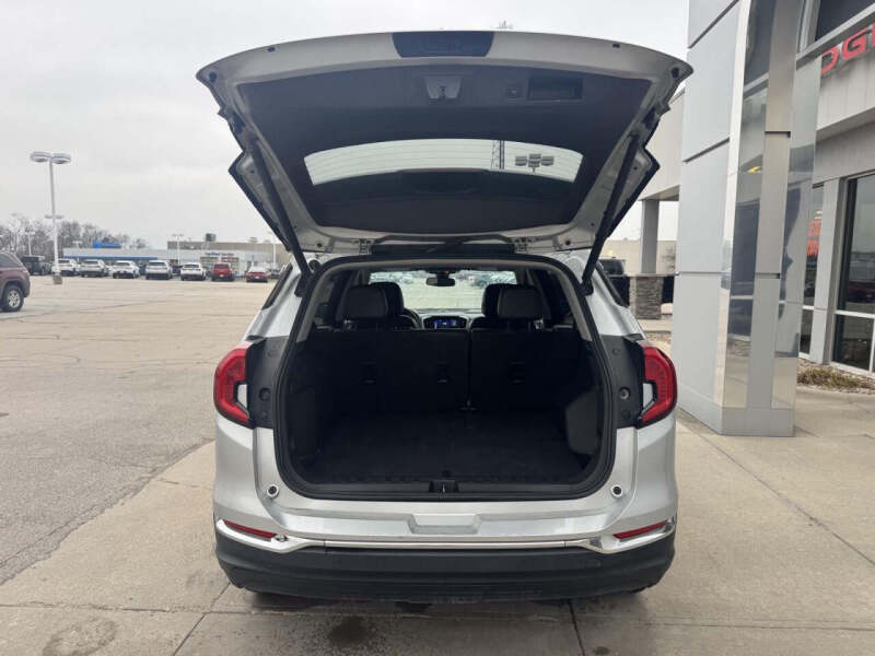 2022 GMC Terrain SLT