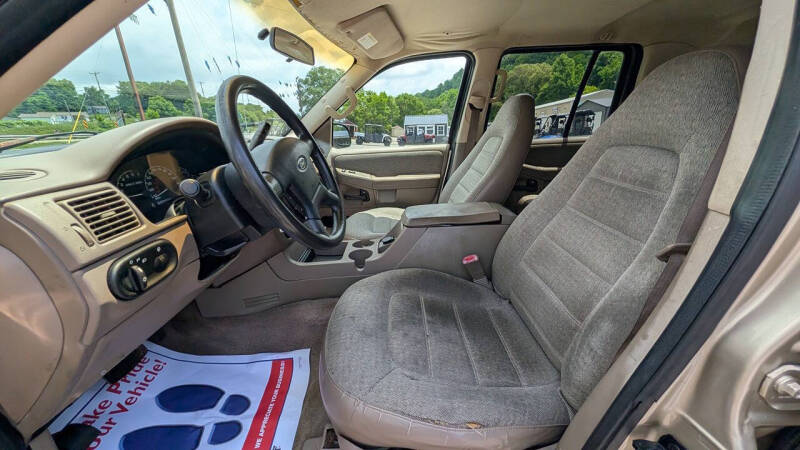 2002 Ford Explorer XLS