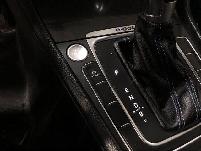 2017 Volkswagen e-Golf SE