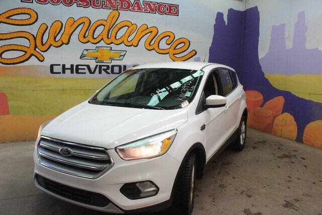 Used 2019 Ford Escape SE with VIN 1FMCU9GD0KUC39960 for sale in Grand Ledge, MI