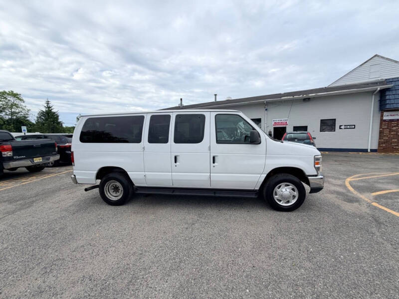 2012 Ford E-Series E-350 SD XLT