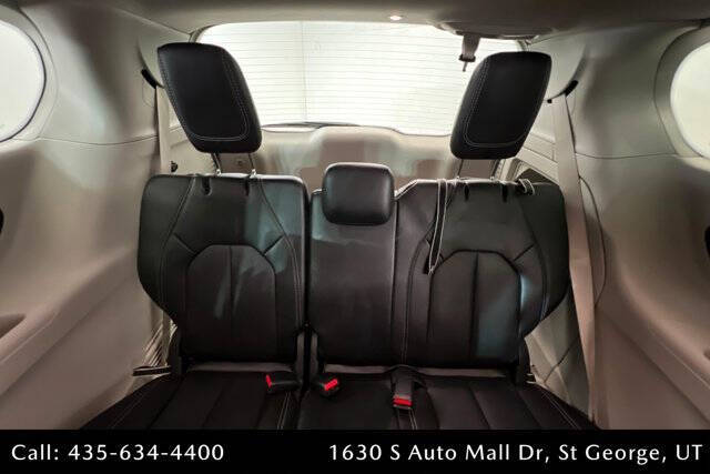 2024 Chrysler Pacifica Plug-In Hybrid