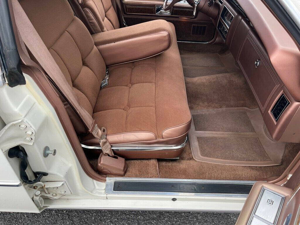 1976 Lincoln Continental 33