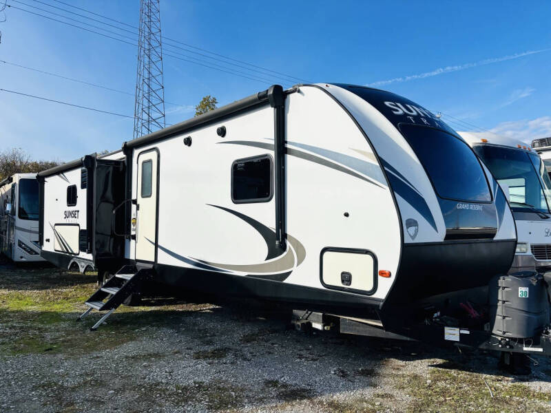 2018 Crossroads RV Sunset Trail 33SI
