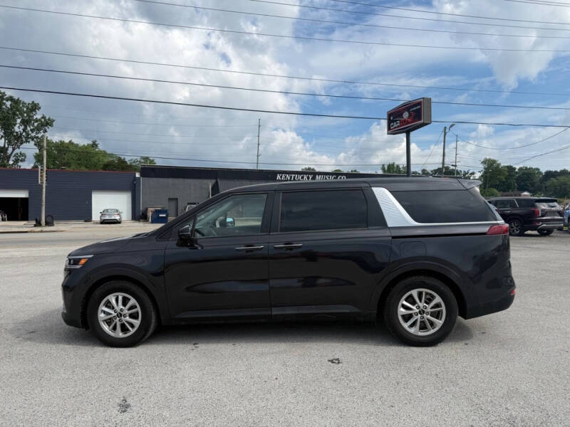 2022 Kia Carnival LX