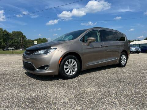 2017 Chrysler Pacifica for sale at CarWorx LLC in Dunn NC