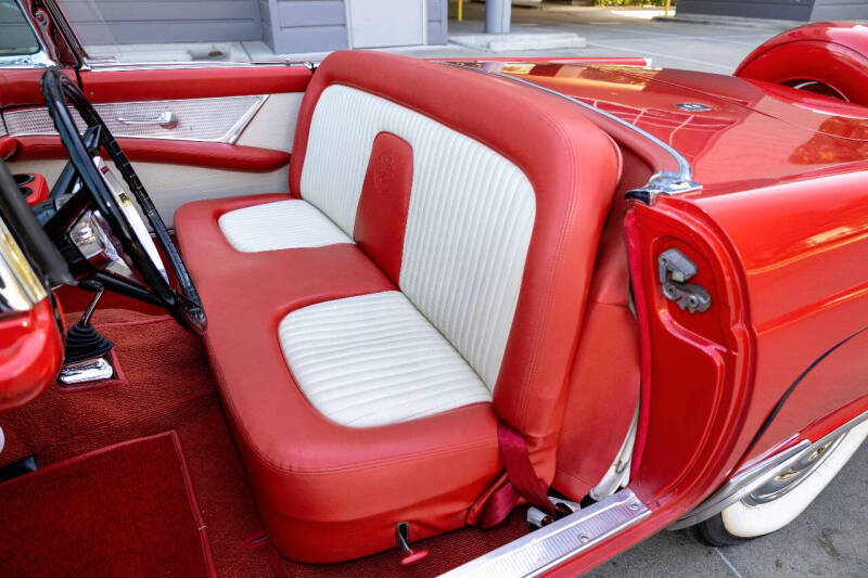 1956 Ford Thunderbird