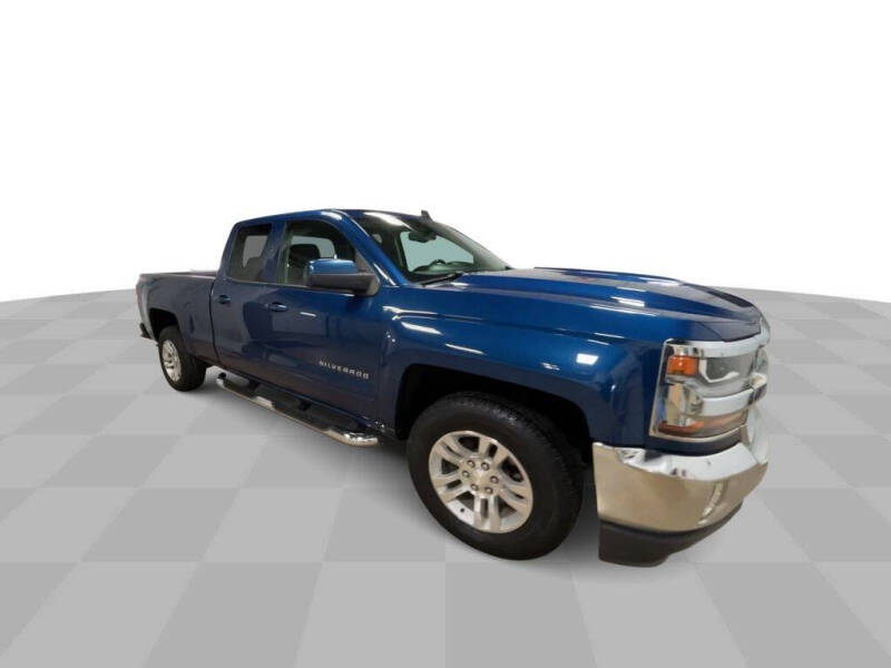 Used 2018 Chevrolet Silverado 1500 LT with VIN 1GCVKREH9JZ184614 for sale in Hazel Green, WI
