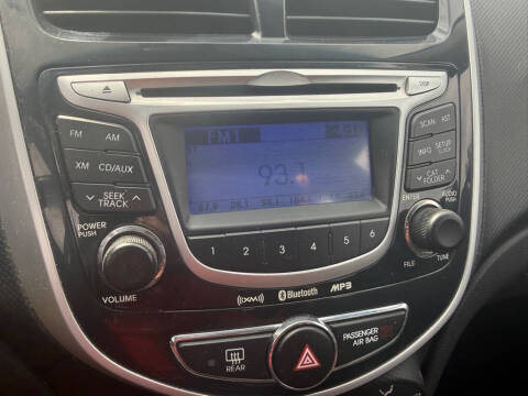2013 Hyundai Accent SE