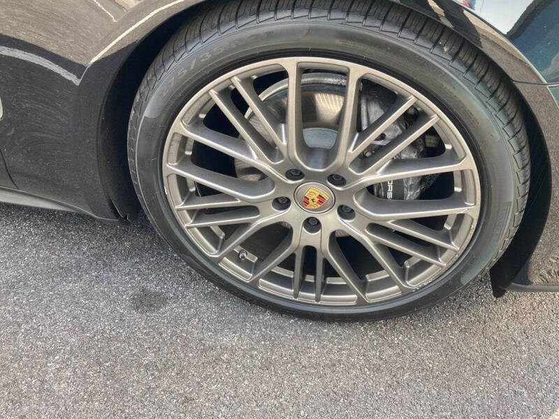 2023 Porsche Panamera 4 Platinum Edition