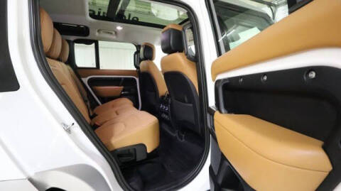 2023 Land Rover Defender 110 SE