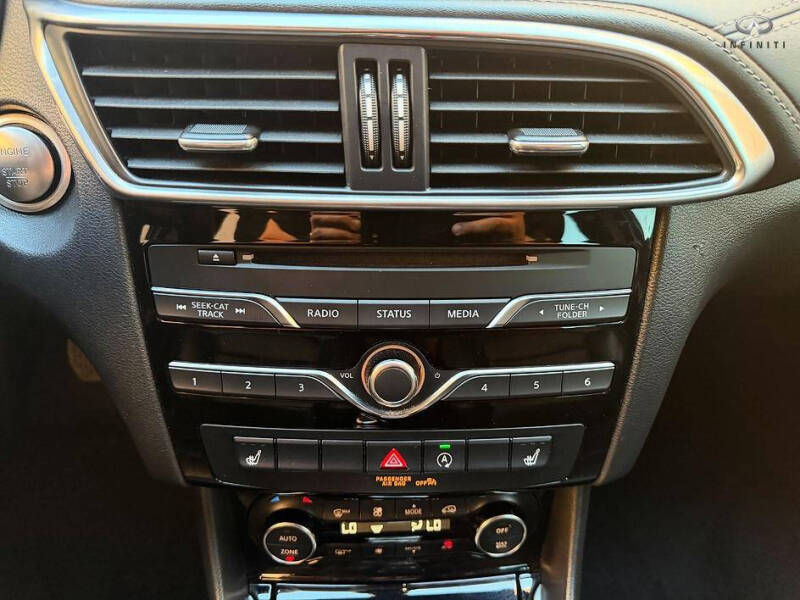 2017 Infiniti QX30