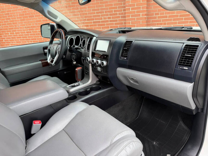 2014 Toyota Sequoia Platinum