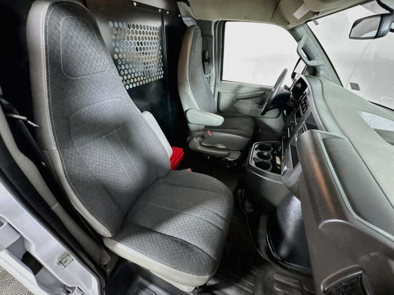 2025 GMC Savana 2500