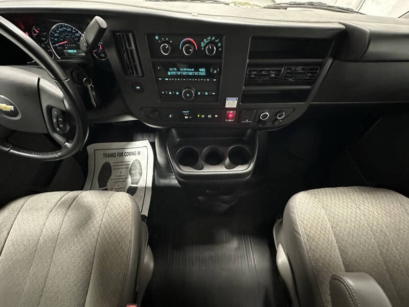 2022 Chevrolet Express 3500