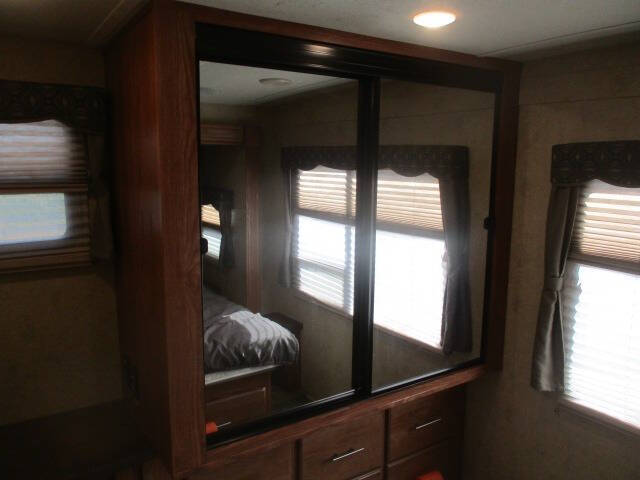 2016 Forest River Flagstaff Vlite 30WTBSK