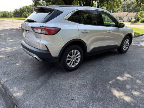 2020 Ford Escape SE