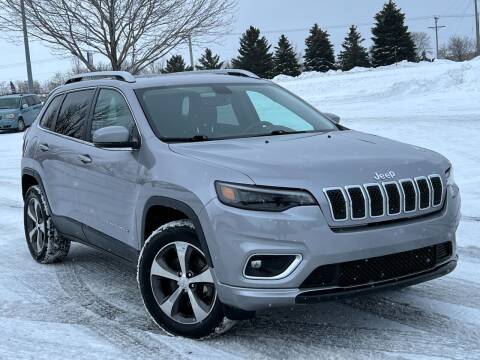 2019 Jeep Cherokee for sale at Direct Auto Sales LLC in Osseo MN