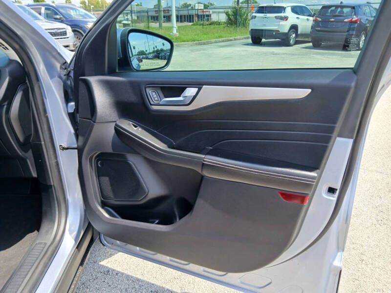 2022 Ford Escape Hybrid SEL