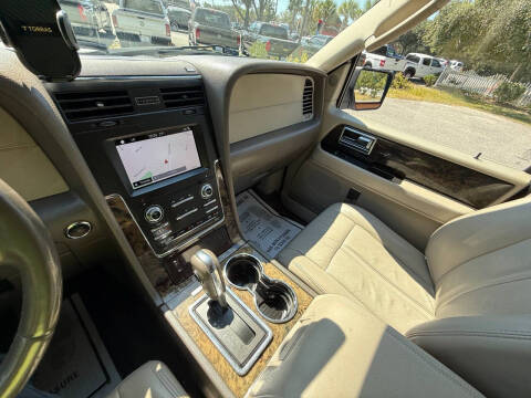 2017 Lincoln Navigator L Select