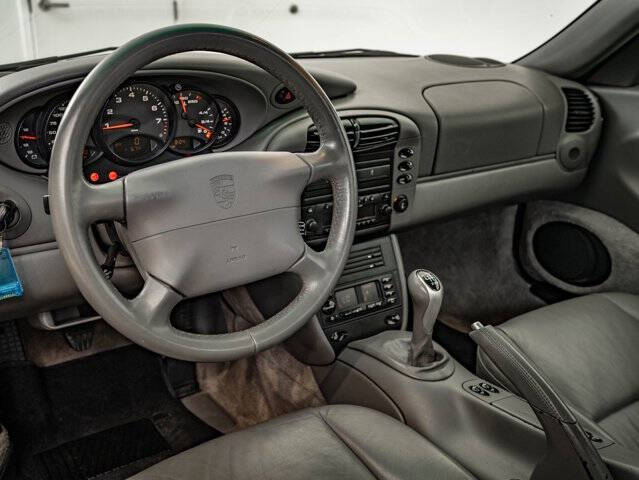 2001 Porsche 911 Carrera