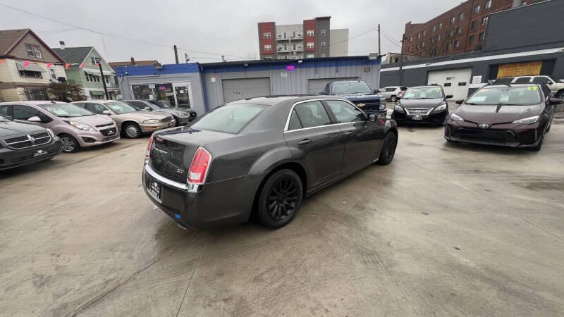 2013 Chrysler 300