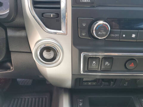 2017 Nissan Titan SV