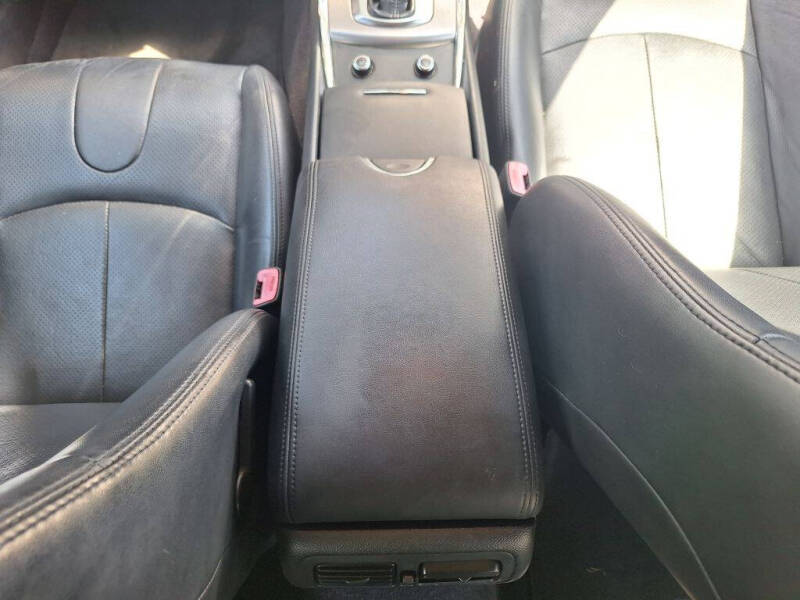 2015 Infiniti Q40
