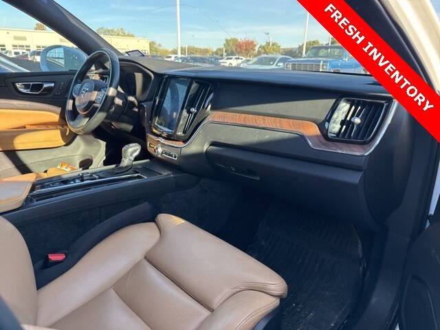 2019 Volvo XC60 T5 Momentum