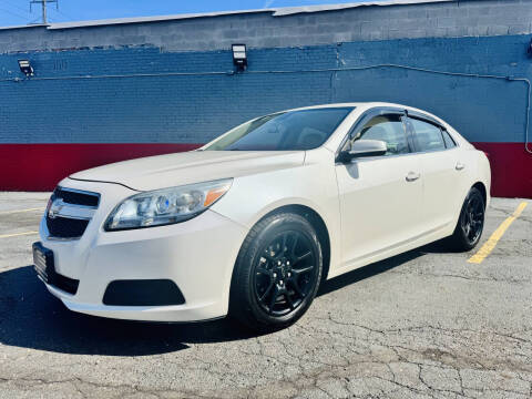 2013 Chevrolet Malibu for sale at Alliance Motors in Detroit MI