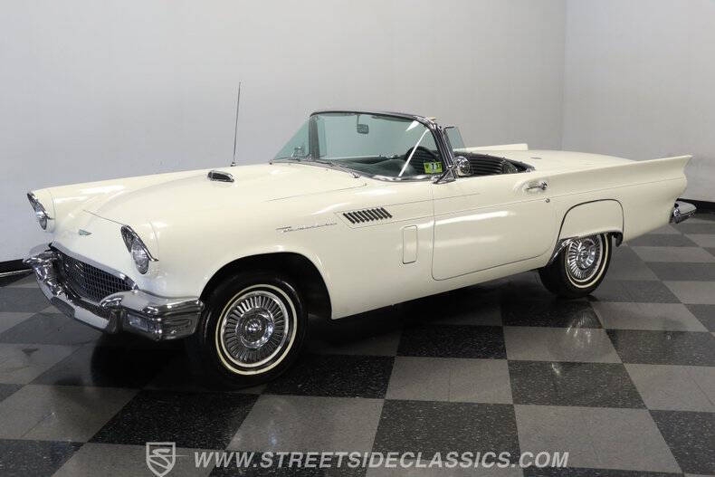 1957 Ford Thunderbird