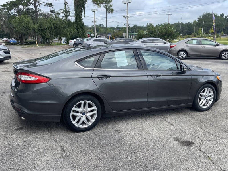 2016 Ford Fusion SE