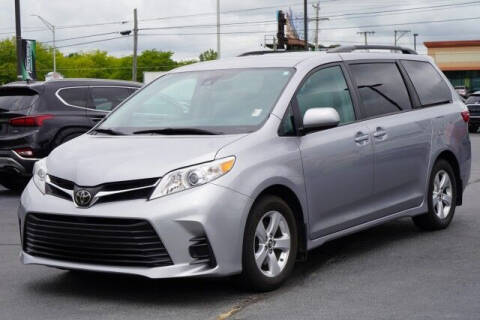 2018 Toyota Sienna for sale at Preferred Auto Fort Wayne in Fort Wayne IN