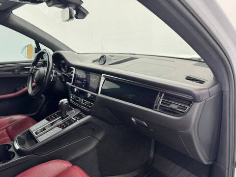 2022 Porsche Macan S