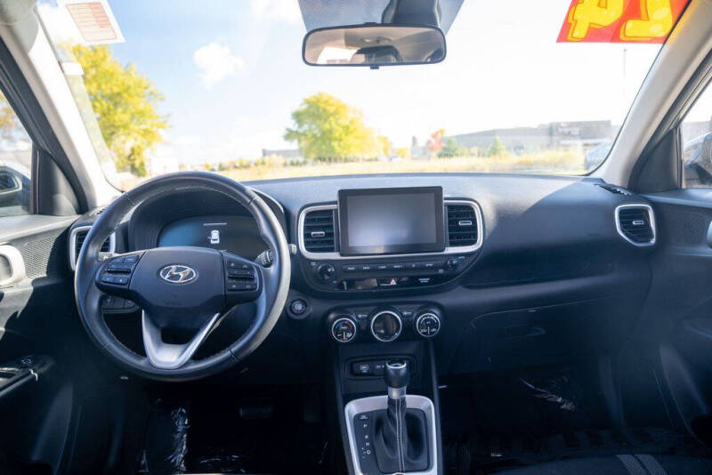 2024 Hyundai Venue SEL