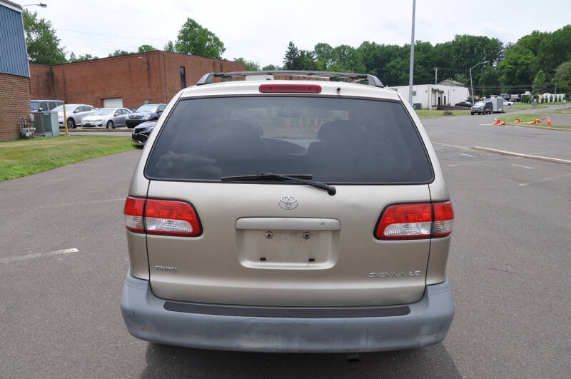 2002 Toyota Sienna LE