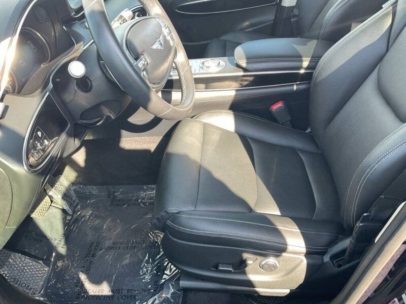 2025 Genesis GV70 2.5T Standard