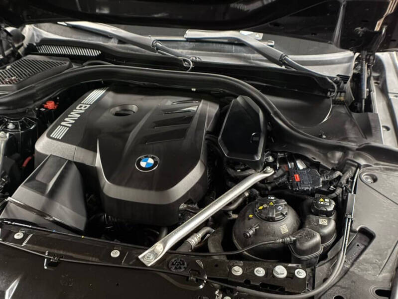 2025 BMW 5 Series 530i xDrive