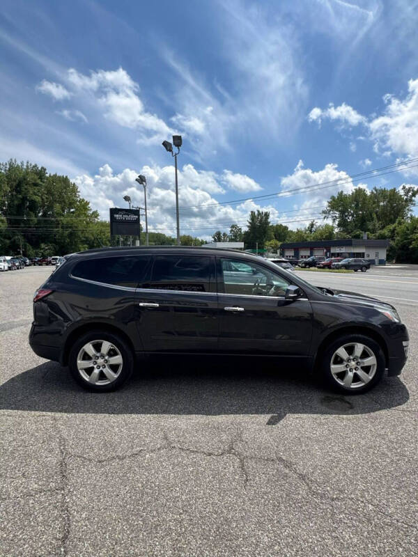 2017 Chevrolet Traverse LT