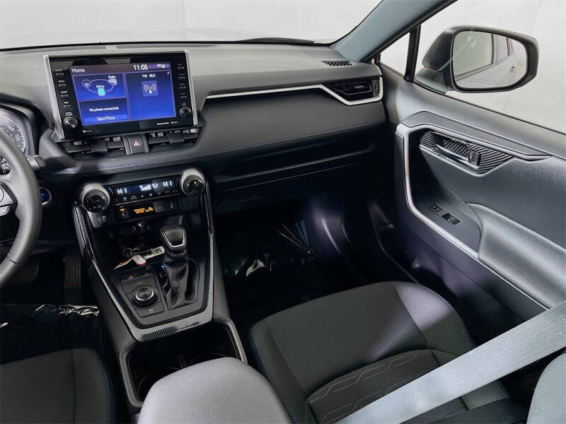 2022 Toyota RAV4 Hybrid SE